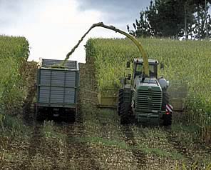 John Deere 7700 wide-flow self-propelled forage harvester