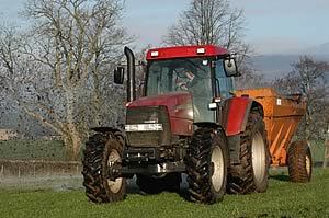 farmyard manure spreading