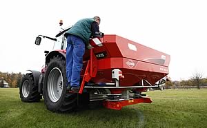 Kuhn Axis fertiliser spreader